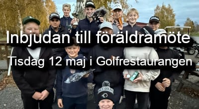 Juniorer samlade kring instruktör vid en träningssamling.